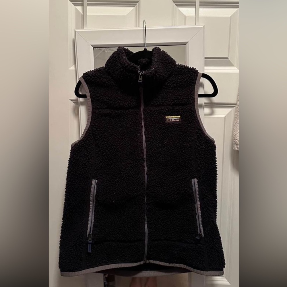 LL Bean women’s black fleece vest